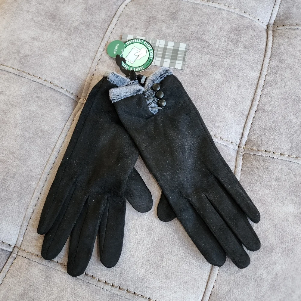 NWT Gloves International Faux Fur Gloves